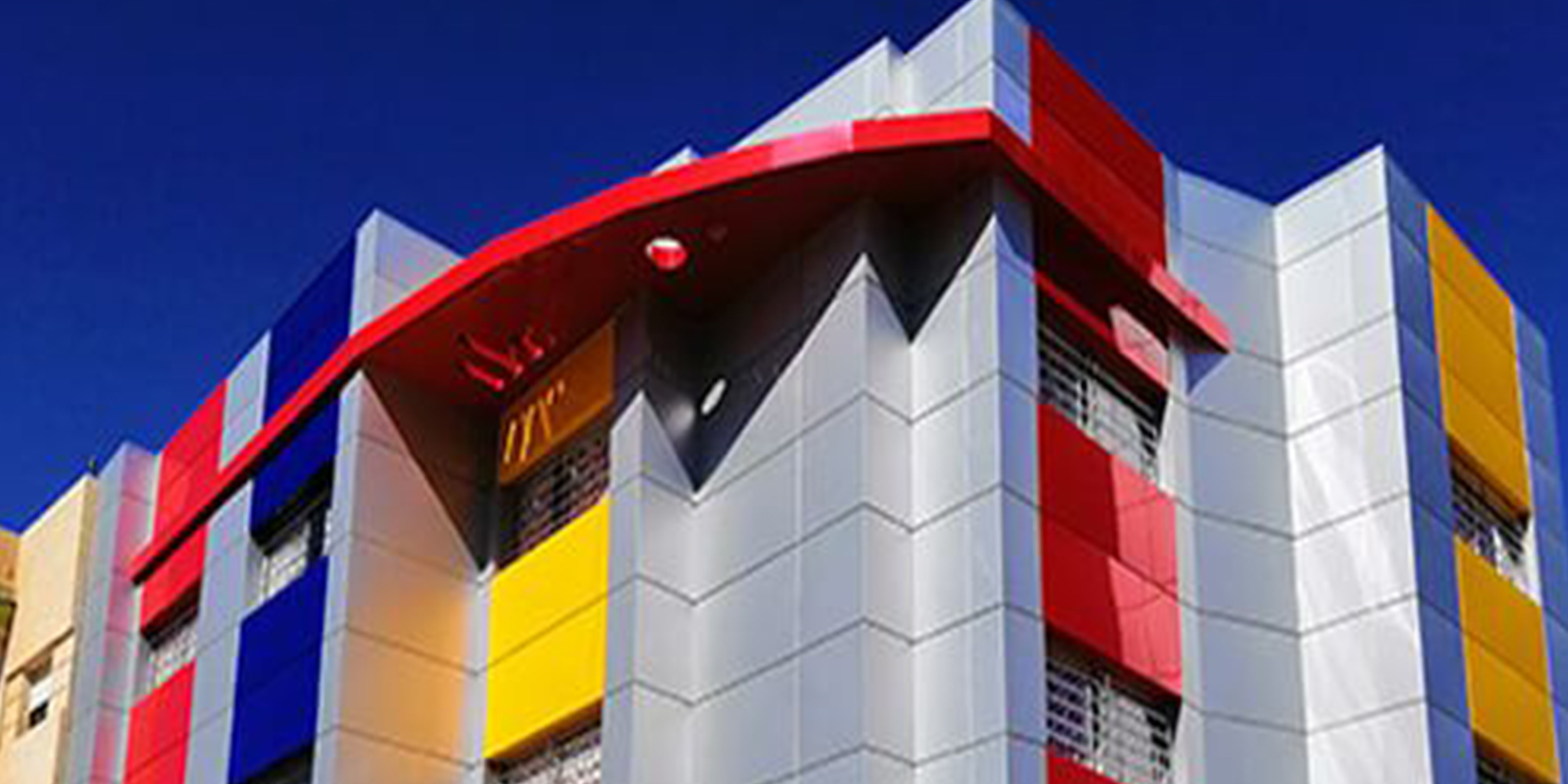 royal-bond-accueil-revetement-interieur-exterieur_0002s_0000_royal-bond-accueil-revetement-interieur-exterieur.jpeg (3)